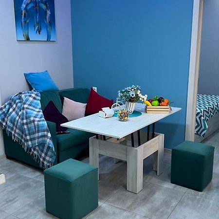 Cool Blue Interior Self Check In Apartment Erevan Exterior foto