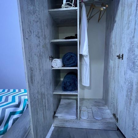 Cool Blue Interior Self Check In Apartment Erevan Exterior foto