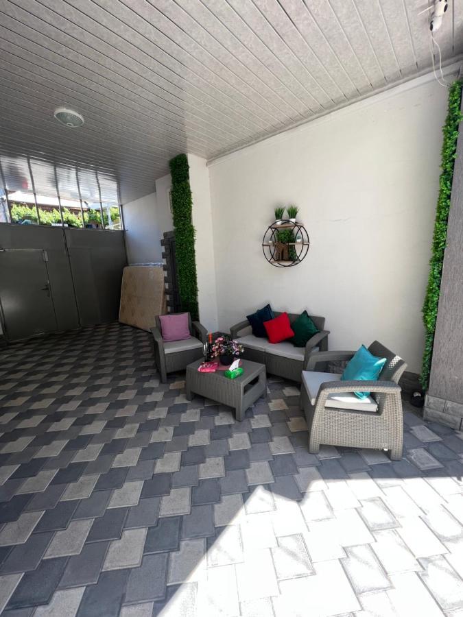 Cool Blue Interior Self Check In Apartment Erevan Exterior foto