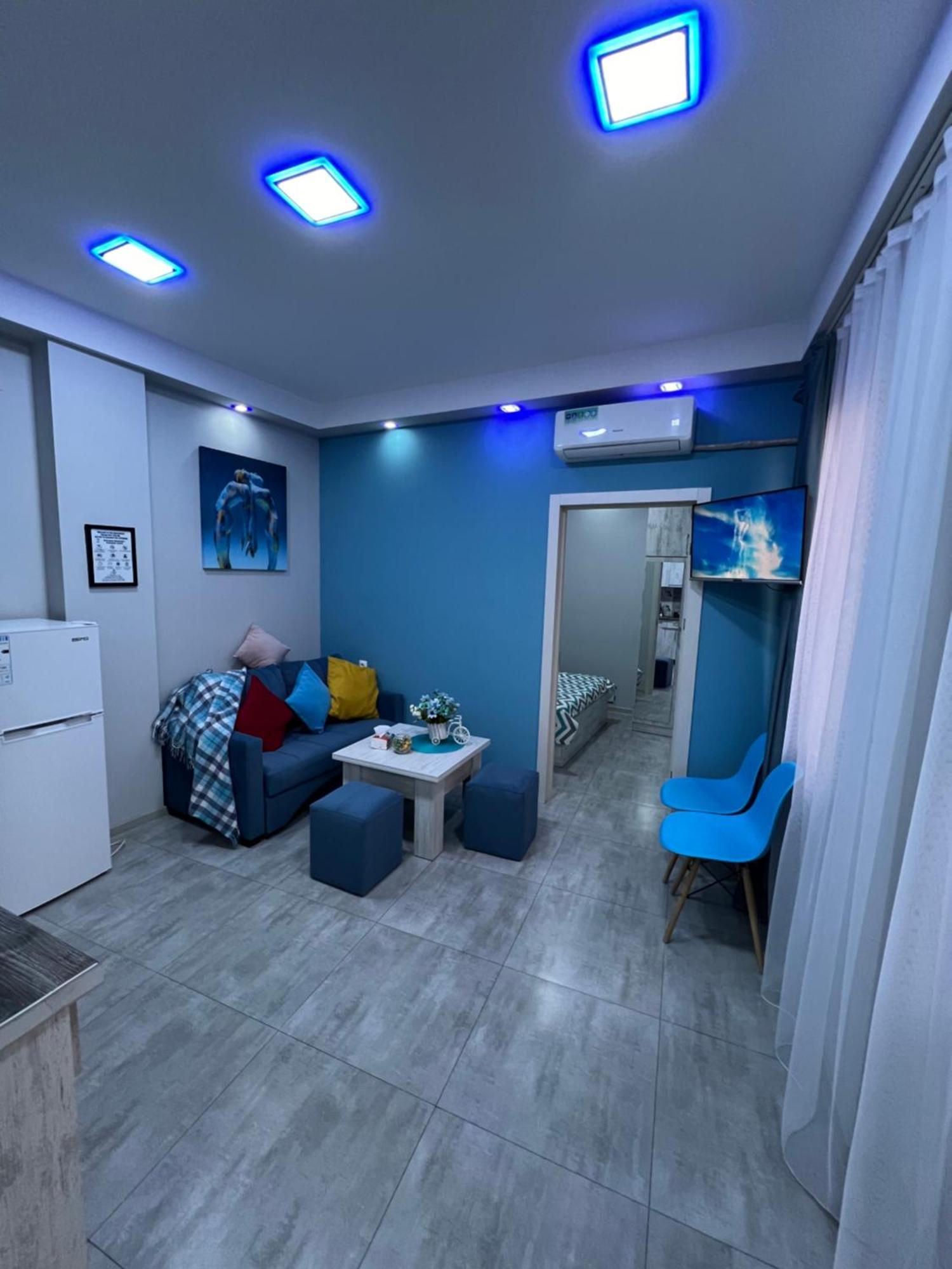 Cool Blue Interior Self Check In Apartment Erevan Exterior foto