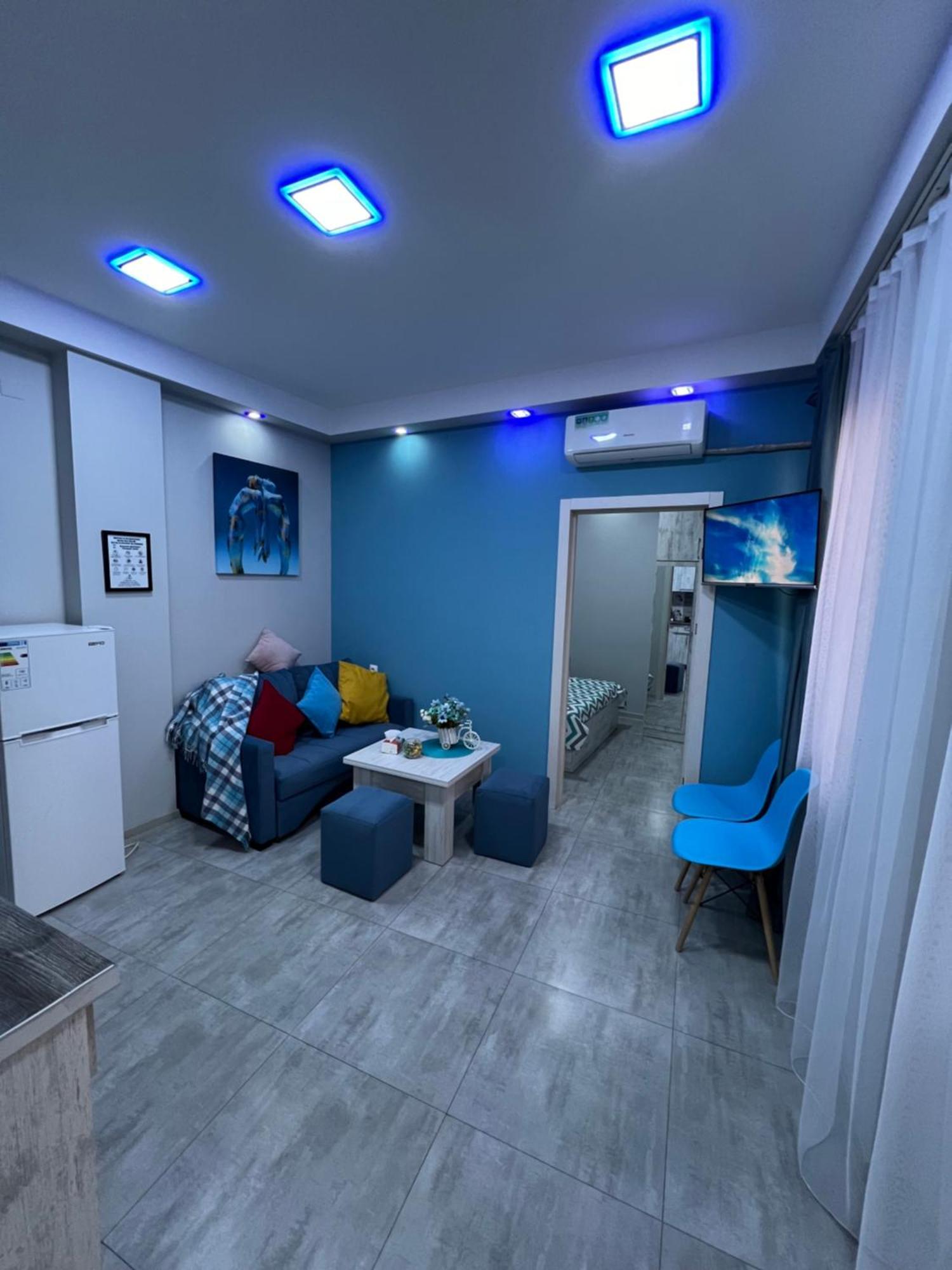 Cool Blue Interior Self Check In Apartment Erevan Exterior foto