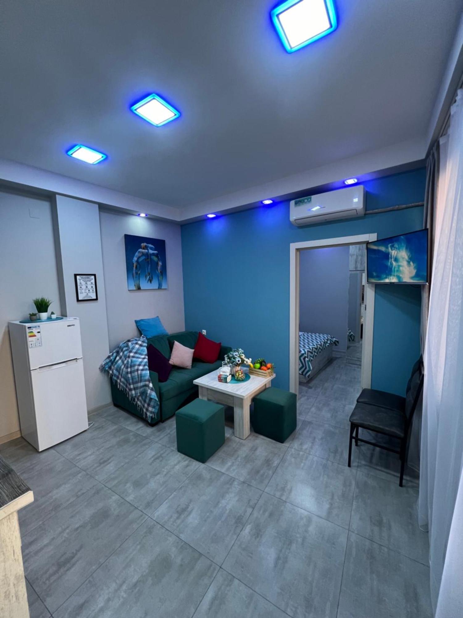 Cool Blue Interior Self Check In Apartment Erevan Exterior foto