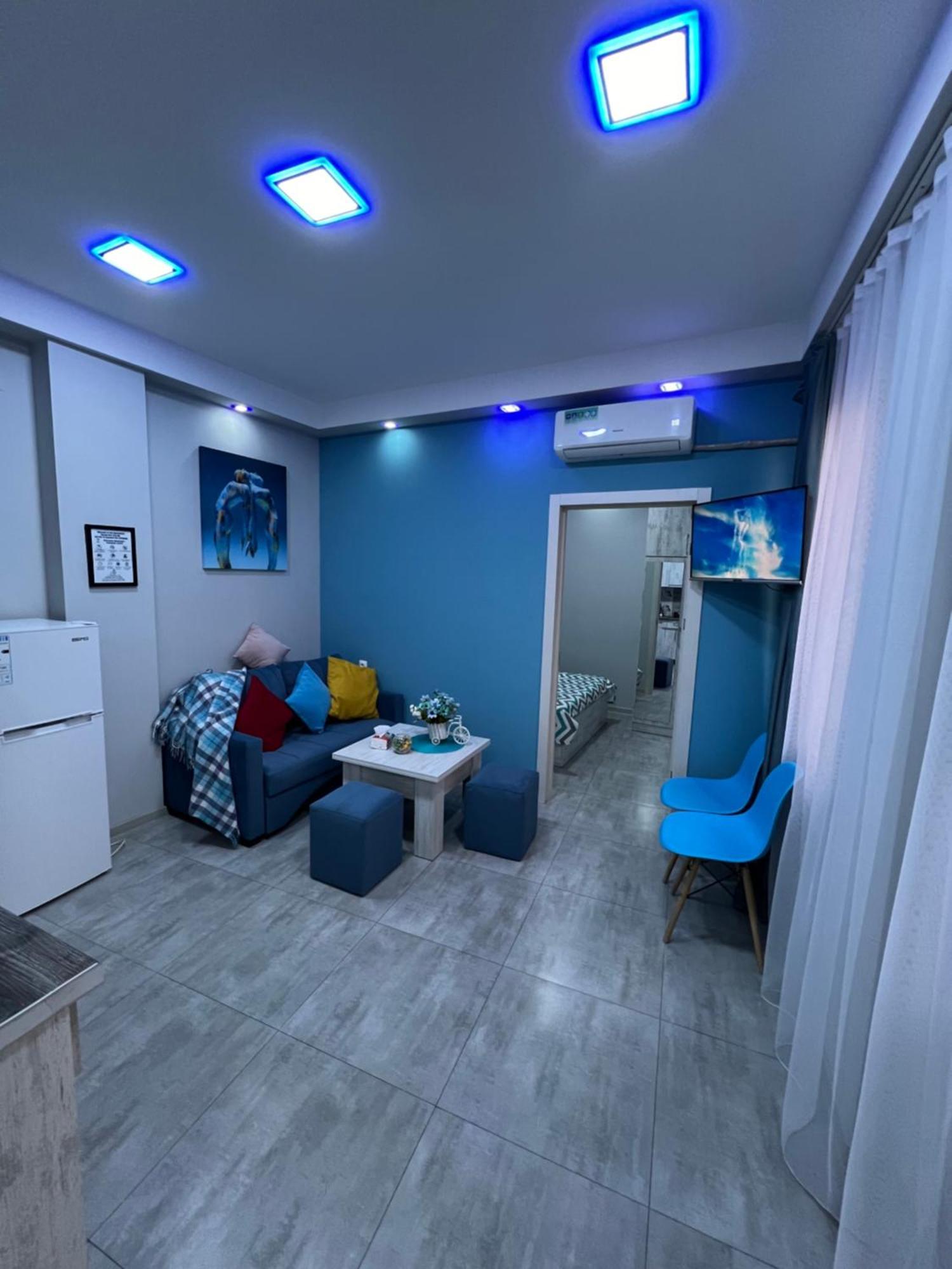 Cool Blue Interior Self Check In Apartment Erevan Exterior foto